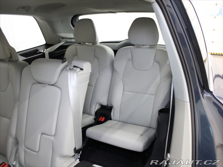 Volvo XC90 2,0 B5 PLUS Bright 7-míst 2023