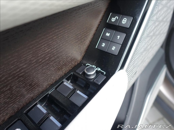 Land Rover Range Rover Velar 3,0 D300 R-Dynamic SE,ČR, 2018