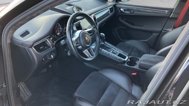 Porsche Macan Turbo with Performance Pa 2018