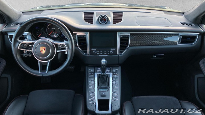 Porsche Macan Turbo with Performance Pa 2018