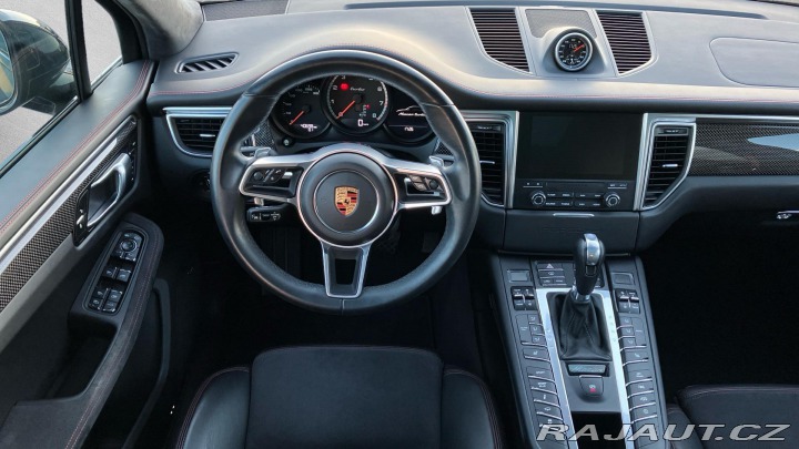 Porsche Macan Turbo with Performance Pa 2018