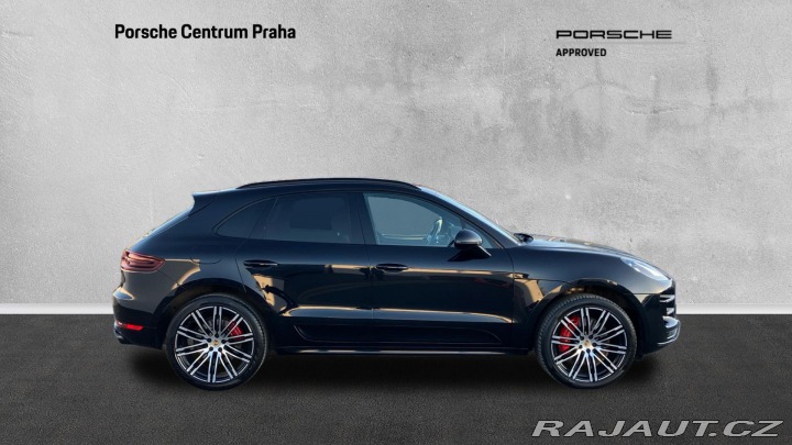 Porsche Macan Turbo with Performance Pa 2018