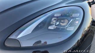 Porsche Macan Turbo with Performance Pa 2018