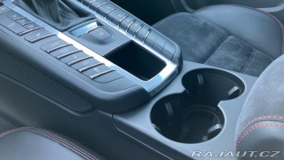 Porsche Macan Turbo with Performance Pa 2018