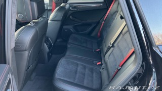 Porsche Macan Turbo with Performance Pa 2018