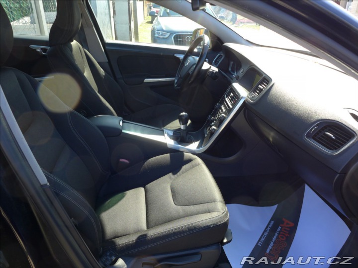 Volvo V60 1,6 D DIGI AC NAVI 2013