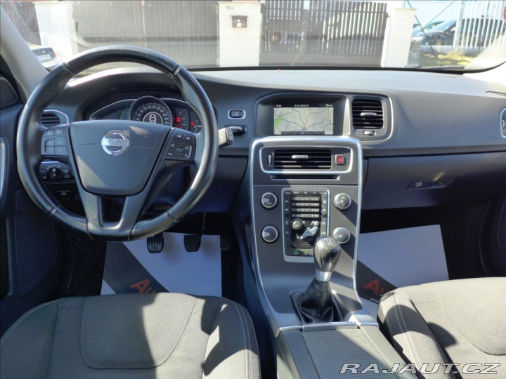 Volvo V60 1,6 D DIGI AC NAVI 2013