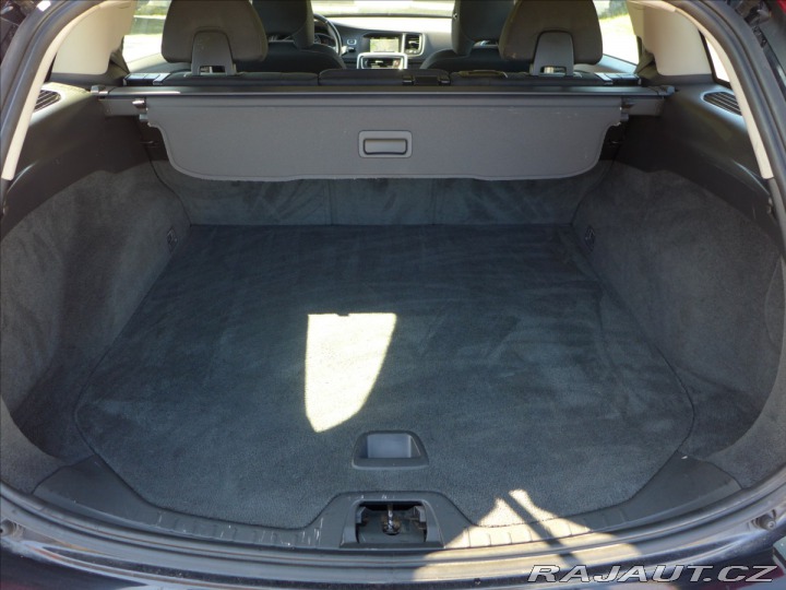 Volvo V60 1,6 D DIGI AC NAVI 2013