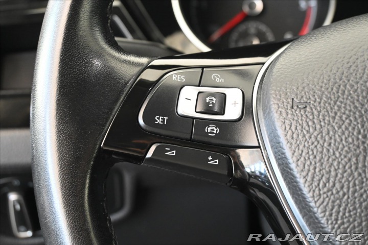Volkswagen Touran 2,0 TDI 110 kW Highline Z 2020