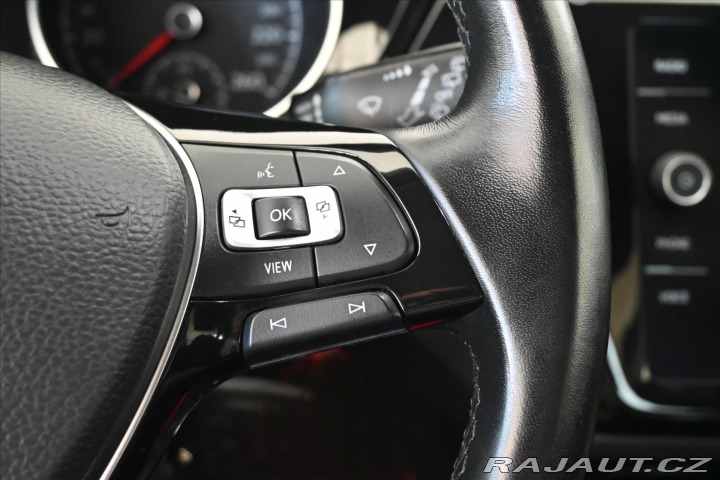Volkswagen Touran 2,0 TDI 110 kW Highline Z 2020