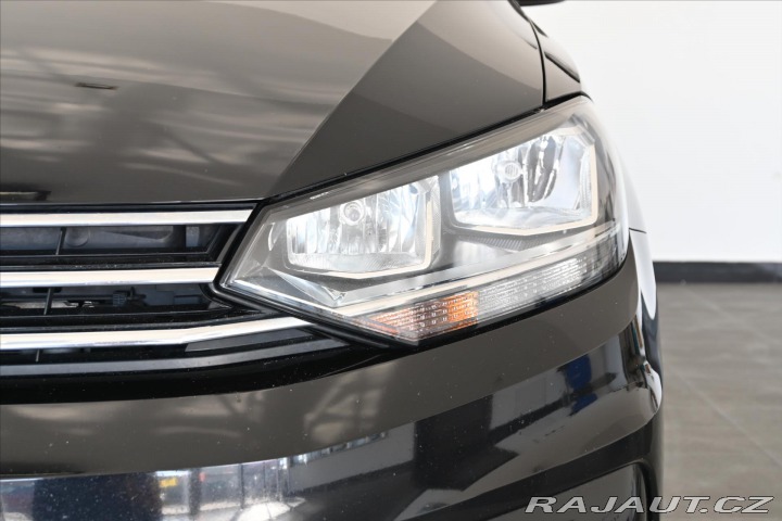 Volkswagen Touran 2,0 TDI 110 kW Highline Z 2020