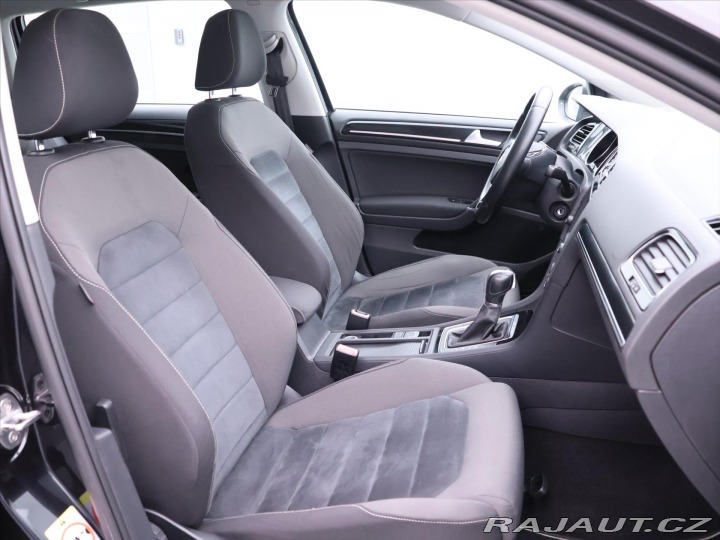 Volkswagen Golf 2,0 TDI DSG Highline Pano 2013