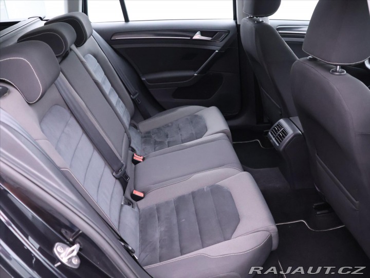 Volkswagen Golf 2,0 TDI DSG Highline Pano 2013