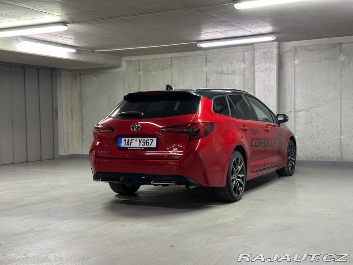 Toyota Corolla GR SPORT Dynamic 1.8 Hybr 2024