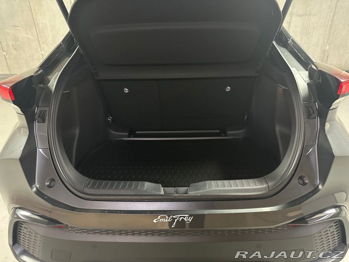 Toyota C-HR 1.8Hybrid,CZ,1Maj,Executi 2025