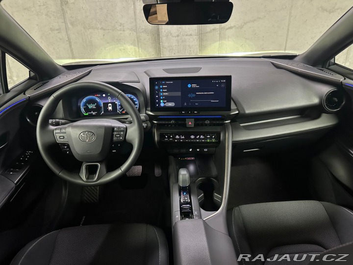 Toyota C-HR 1.8Hybrid,CZ,1Maj,Executi 2025