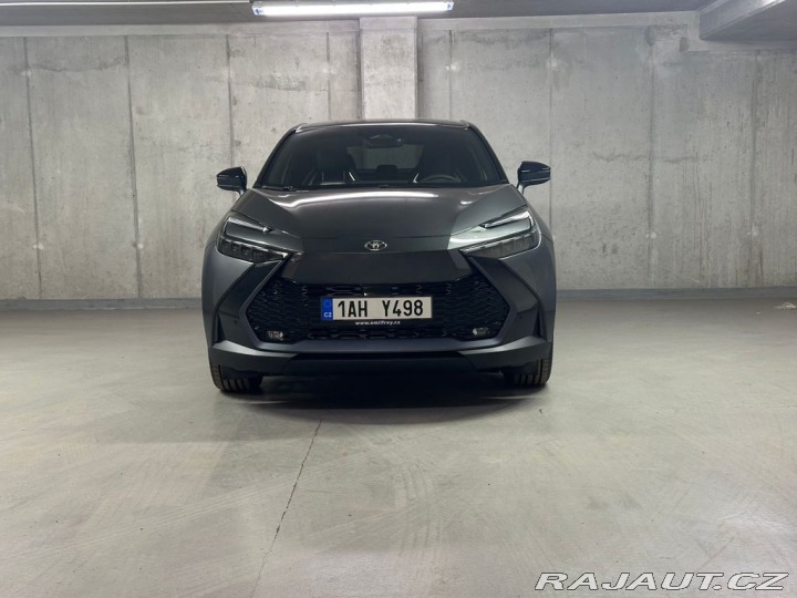 Toyota C-HR 1.8Hybrid,CZ,1Maj,Executi 2025