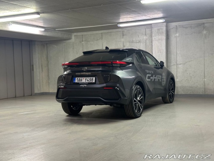 Toyota C-HR 1.8Hybrid,CZ,1Maj,Executi 2025