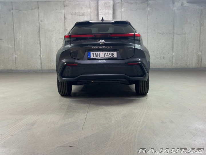 Toyota C-HR 1.8Hybrid,CZ,1Maj,Executi 2025