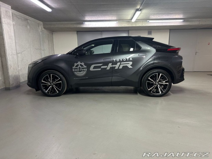 Toyota C-HR 1.8Hybrid,CZ,1Maj,Executi 2025