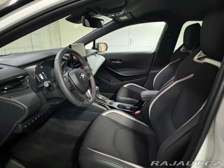 Toyota Corolla GR SPORT  1.8 Hybrid e-CV 2026