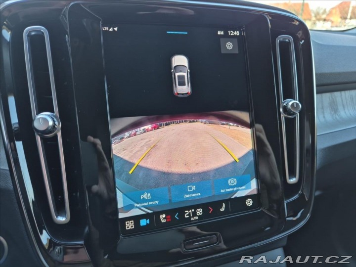 Volvo XC40 2,0 B4 AWD Plus Dark AT 2022