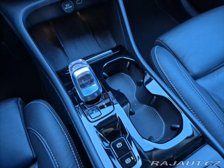 Volvo XC40 2,0 B4 AWD Plus Dark AT 2022