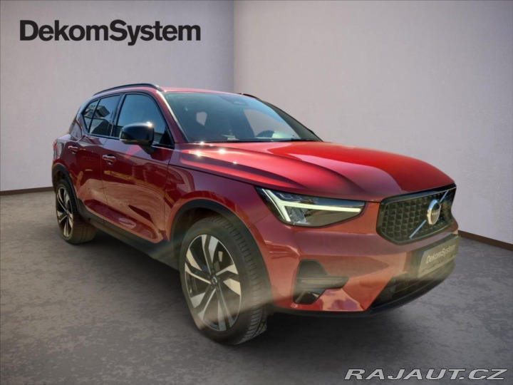 Volvo XC40 2,0 B4 AWD Plus Dark AT 2022