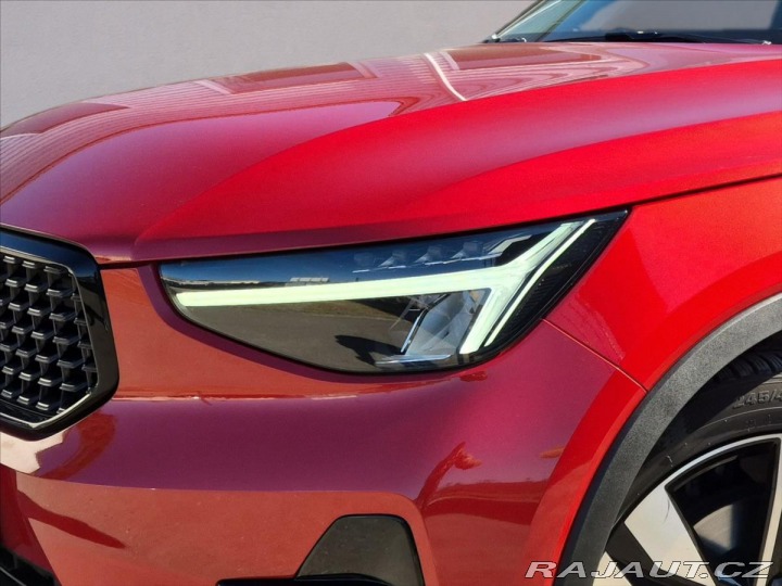 Volvo XC40 2,0 B4 AWD Plus Dark AT 2022