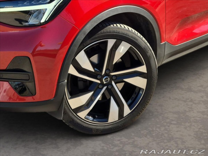 Volvo XC40 2,0 B4 AWD Plus Dark AT 2022