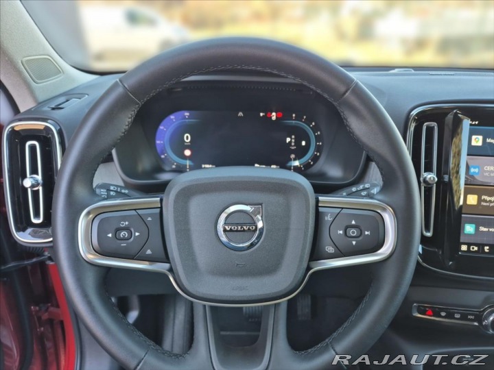 Volvo XC40 2,0 B4 AWD Plus Dark AT 2022