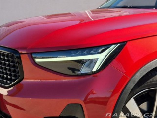 Volvo XC40 2,0 B4 AWD Plus Dark AT 2022