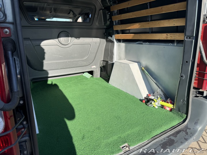 Fiat Scudo 6 MÍST 2,0D 94 KW DZ 2014
