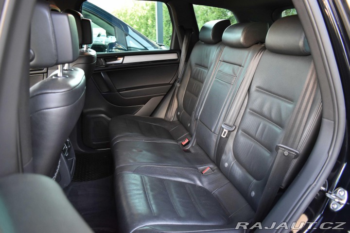 Volkswagen Touareg 3.0 TDI *4x4*TAŽNÉ*2xKOLA 2012