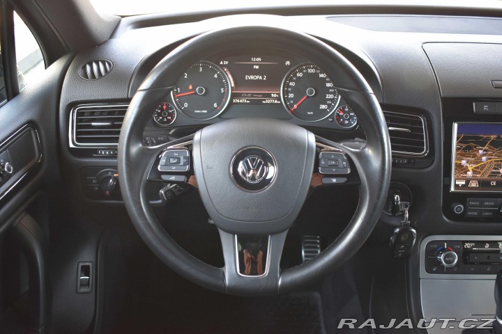 Volkswagen Touareg 3.0 TDI *4x4*TAŽNÉ*2xKOLA 2012