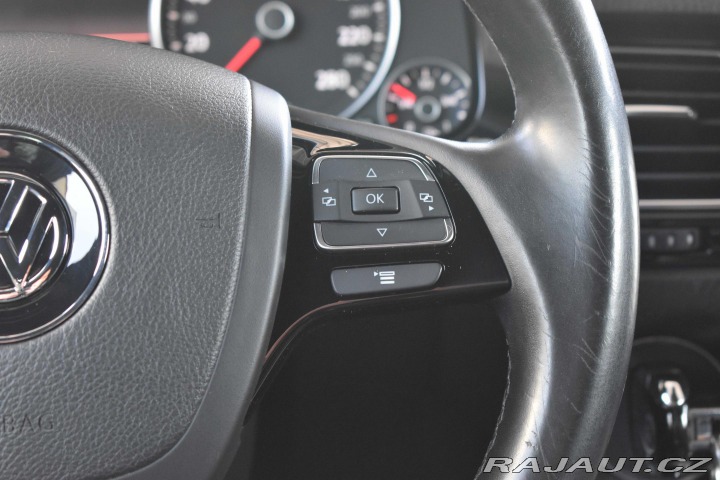 Volkswagen Touareg 3.0 TDI *4x4*TAŽNÉ*2xKOLA 2012