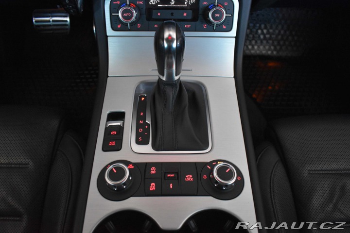 Volkswagen Touareg 3.0 TDI*REZERVACE* 2012