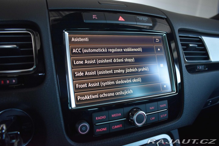 Volkswagen Touareg 3.0 TDI *4x4*TAŽNÉ*2xKOLA 2012