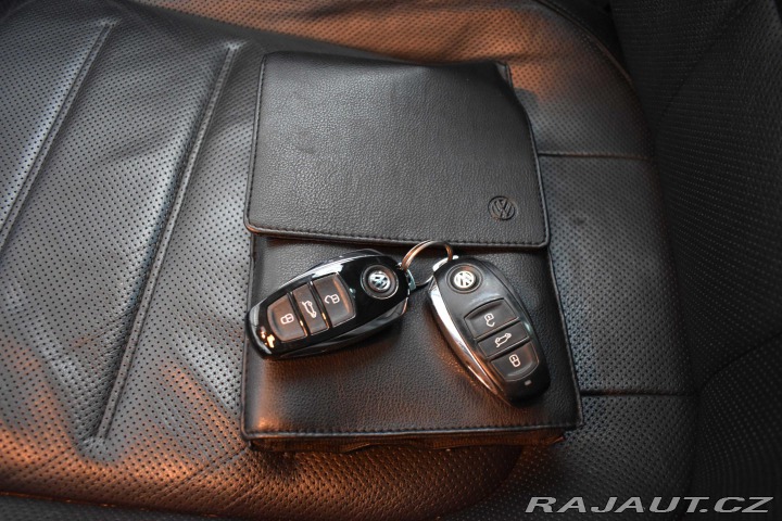 Volkswagen Touareg 3.0 TDI*REZERVACE* 2012