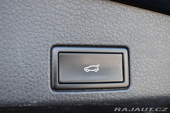 Volkswagen Touareg 3.0 TDI *4x4*TAŽNÉ*2xKOLA 2012