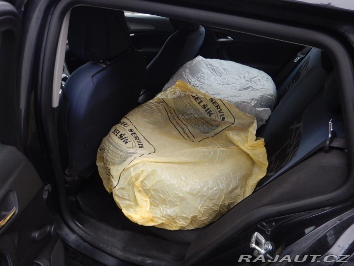 Opel Insignia 2.0 CDi, 6 KVALT, TAŽNÉ 2013