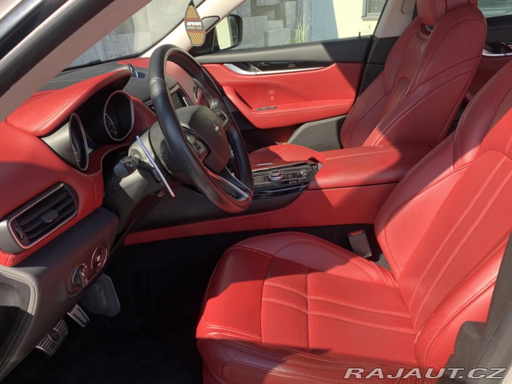 Maserati Levante Levante S, 316KW, VÝBAVA 2017