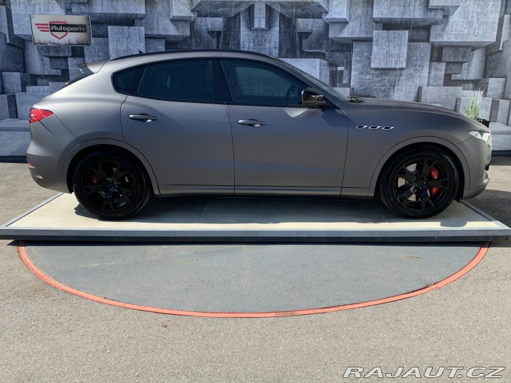 Maserati Levante Levante S, 316KW, VÝBAVA 2017