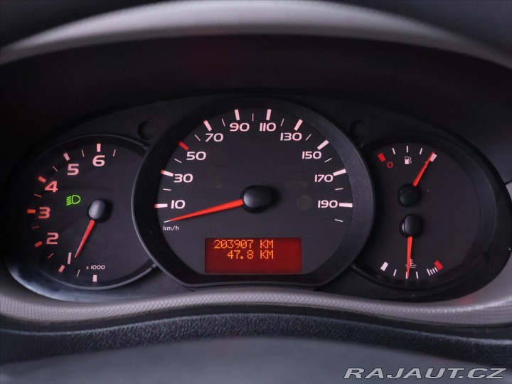 Renault Master 2,3 dCi 100 Klima 9-Míst 2014
