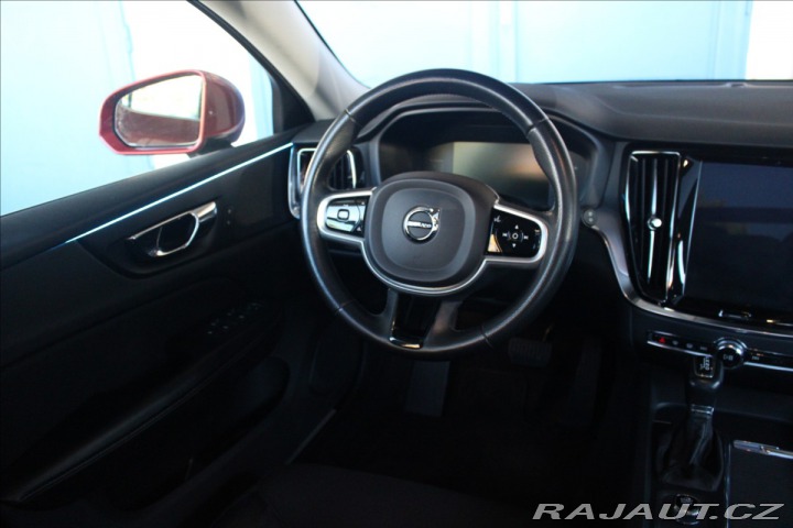 Volvo V60 2,0 D3 Momentum Automat Z 2018