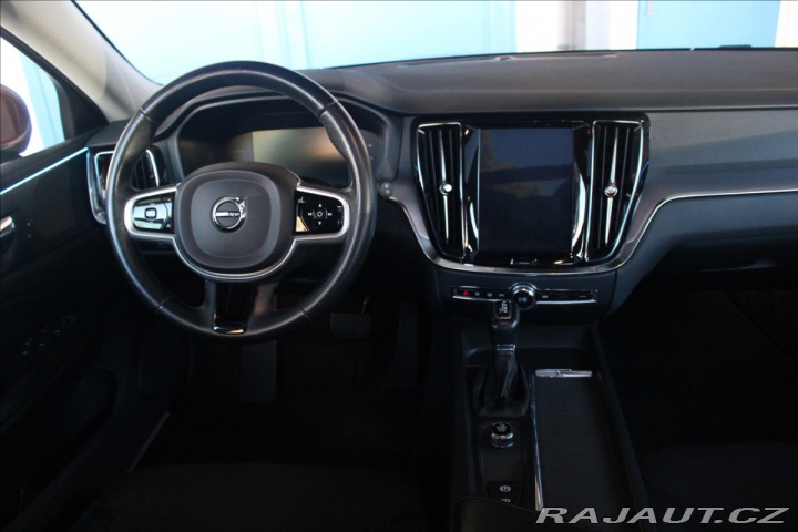 Volvo V60 2,0 D3 Momentum Automat Z 2018