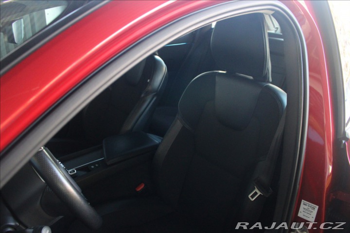 Volvo V60 2,0 D3 Momentum Automat Z 2018