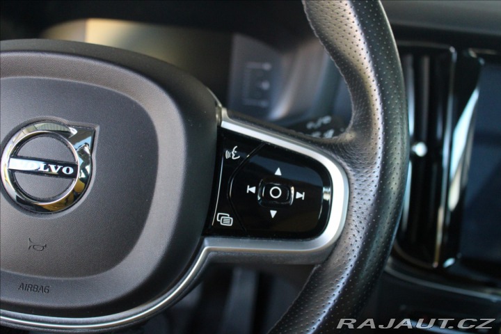 Volvo V60 2,0 D3 Momentum Automat Z 2018