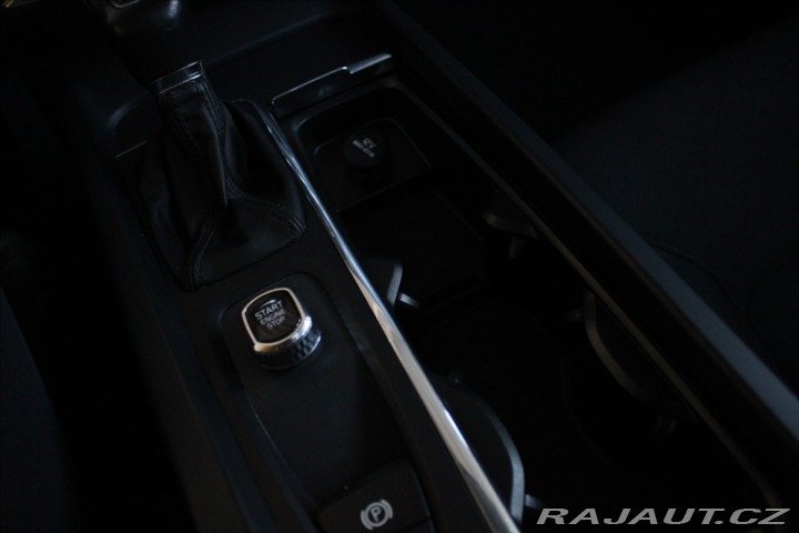 Volvo V60 2,0 D3 Momentum Automat Z 2018