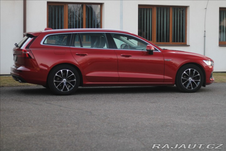 Volvo V60 2,0 D3 Momentum Automat Z 2018